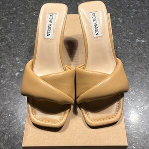 Steve Madden sandal